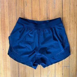 Lululemon Find Your Pace Shorts 3” size 4